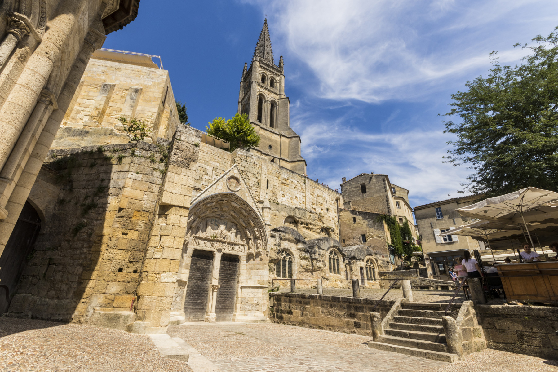 clocher église monolithe saint emilion